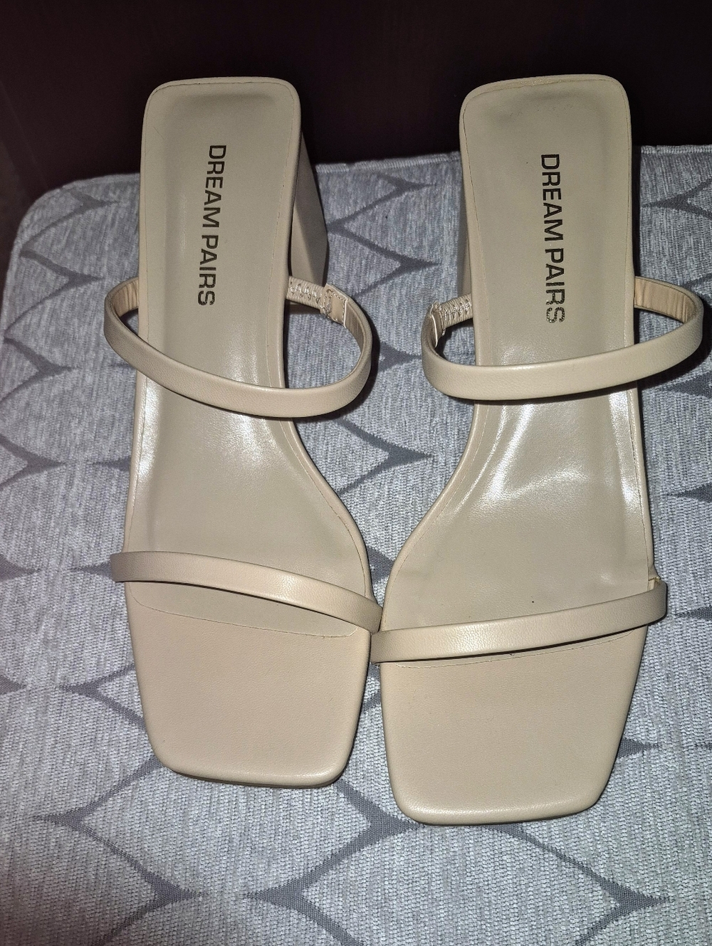 Women's Chunky Block Low Heeled Sandals Two Strap Open Toe. SZ 8.5M - Picture 2 of 7